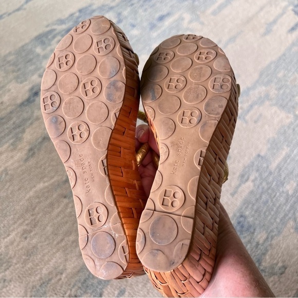 KATE SPADE METALLIC GOLD SOFT KNOT PLATFORM BAMBOO WEDGE SANDALS SZ 7 - Picture 6 of 11